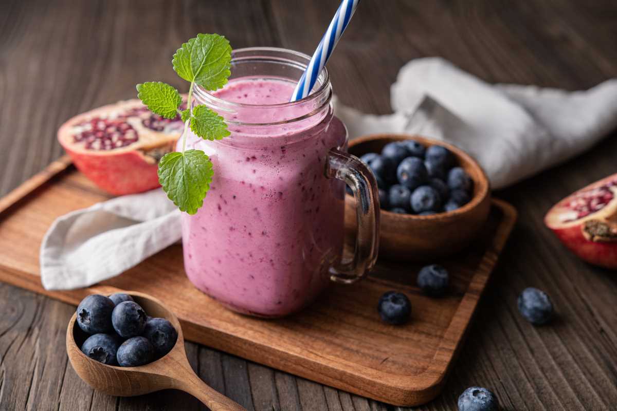 7 Simple Smoothies Packed With Nutrients